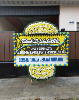 Papan Bunga Duka di Balong Gede